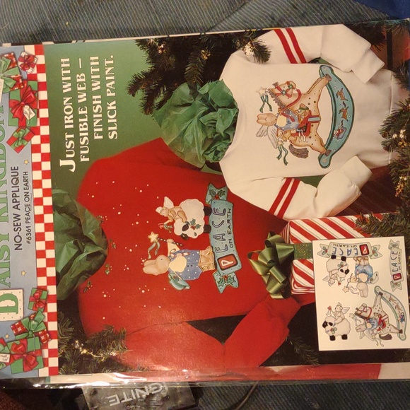 Daisy Kingdom no sew applique Christmas peace on earth #6361 new - Picture 1 of 9